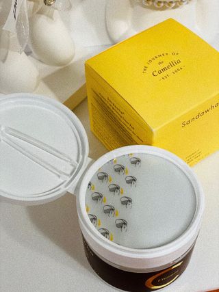 산다화 비타민씨 화이트닝 토너 패드 — 5점을 준 리뷰어가 2023년 9월 올린 사용 사진