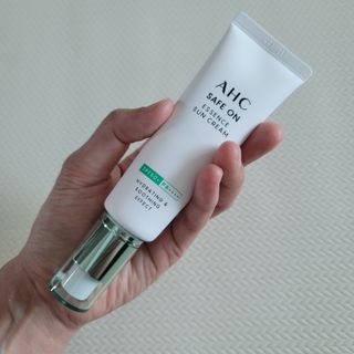 [AHC] 세이프온 에센스 선크림 올리브영 스페셜 증정 기획세트 — 5점을 준 리뷰어가 2022년 6월 올린 사용 사진