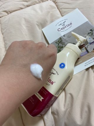 카프리나 산양밀크 모이스춰라이징 바디로션 350ml(오리지널향) — 5점을 준 리뷰어가 2023년 4월 올린 사용 사진