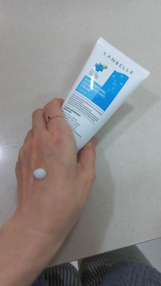 랑벨 수퍼내츄럴 아쿠아 수딩 크림 100ml — 5점을 준 리뷰어가 2022년 4월 올린 사용 사진
