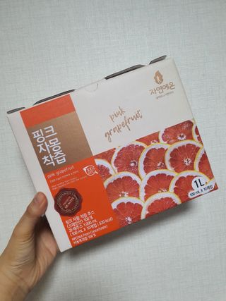 자연에온 핑크 자몽 착즙 100mL 10개입 1BOX +가 득담은 자몽 콜라겐 젤리스틱 1BOX — 5점을 준 리뷰어가 2021년 6월 올린 사용 사진
