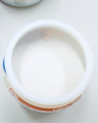 매일바이오 그릭요거트 오리지널 플레인 4개, 로스터리 커피믹스 4개 — 5점을 준 리뷰어가 2021년 12월 올린 사용 사진