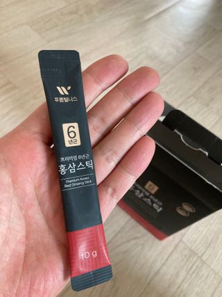 [푸름웰니스] 프리미엄 6년근 홍삼스틱 3mg x 100포 — 5점을 준 리뷰어가 2022년 4월 올린 사용 사진