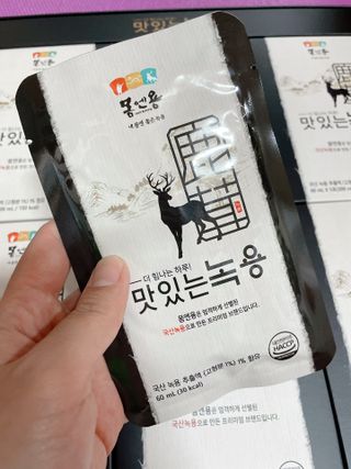 [몸엔용] 과일을 넣어 국산녹용을 맛있게 60ml x 30포 — 4.5점을 준 리뷰어가 2021년 6월 올린 사용 사진