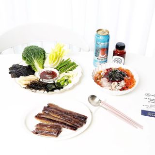 마라도푸드 포항 구룡포 햇 과메기 야채세트 마라도회식당 꽁치 — 5점을 준 리뷰어가 2023년 10월 올린 사용 사진