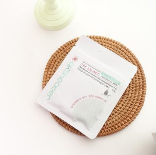 커스토젠 아크슈터 마이크로바이옴 토너패드 파우치타입 이중패드 1박스(50매) — 5점을 준 리뷰어가 2022년 7월 올린 사용 사진