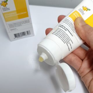 랑벨 비타 에너지 잡티 크림 75ml (피부 속 기미완화크림) — 3점을 준 리뷰어가 2022년 6월 올린 사용 사진