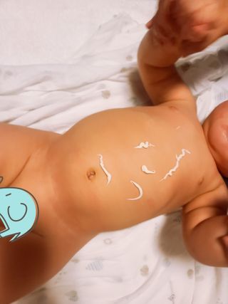 mom e 맘이 내추럴 베이비 케어 크림+바디오일 — 5점을 준 리뷰어가 2021년 1월 올린 사용 사진