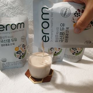 이롬 황성주 박사의 국산콩 두유 검은콩과 17곡 프리미엄 — 3.5점을 준 리뷰어가 2021년 5월 올린 사용 사진