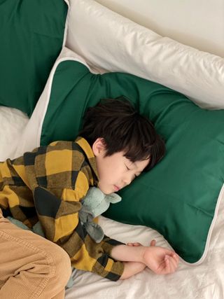 의식주의 비건 인증 오가닉 순면 베개 커버 레이어 커플 세트 — 5점을 준 리뷰어가 2023년 3월 올린 사용 사진