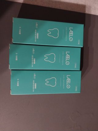 치과에서 쓰는 치약 _ 라벨제로 저불소 꼬마, 키즈, 유아, 베이비, 주니어 안전한 어린이치약 — 5점을 준 리뷰어가 2022년 10월 올린 사용 사진