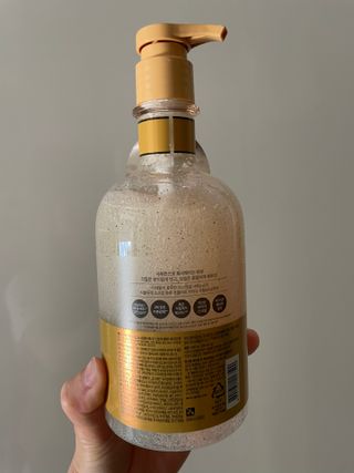 벨먼 내추럴스파 수분광채 스크럽 바디워시 600ml 5종 — 5점을 준 리뷰어가 2022년 5월 올린 사용 사진
