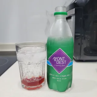 몽베스트 Montbest with Sparkling water Plain 20병 — 5점을 준 리뷰어가 2022년 5월 올린 사용 사진