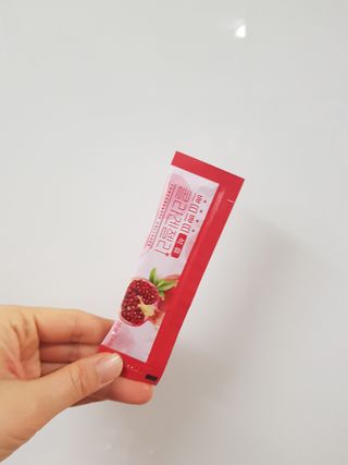 헬스업_쁘띠쁘띠석류콜라겐젤리_20g x 14포 — 5점을 준 리뷰어가 2021년 1월 올린 사용 사진