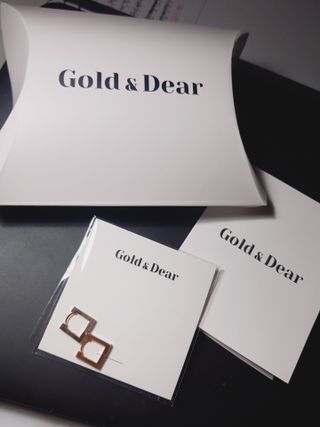 [골드앤디어] 14K 사각 네모 원터치 귀걸이_3color — 5점을 준 리뷰어가 2021년 6월 올린 사용 사진