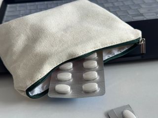 [경남제약헬스케어]케어플러스 관절엔 MSM 1000mg 60정/1개월분/관절/뼈/연골 영양/비타민D+아연/1일2정 — 4.5점을 준 리뷰어가 2024년 1월 올린 사용 사진