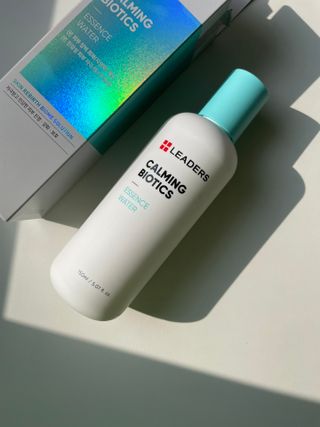 리더스코스메틱 리더스 카밍 바이오틱스 에센스 워터 — 5점을 준 리뷰어가 2021년 7월 올린 사용 사진