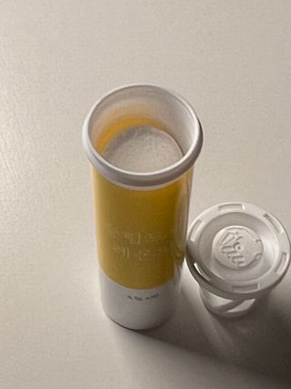 [슬림드랍 레몬맛] 건기식 다이어트 보조제 겸 비타민 — 5점을 준 리뷰어가 2022년 1월 올린 사용 사진