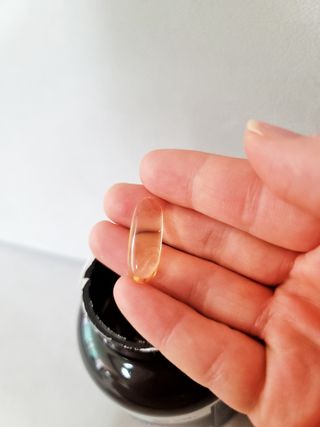 서울약사신협 네이처픽_알티지오메가3_1,205mg x 180캡슐 — 3점을 준 리뷰어가 2021년 9월 올린 사용 사진