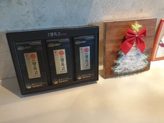 [광동제약] 광동 광옥고 홍삼 본 30포+쇼핑백 증정 — 5점을 준 리뷰어가 2021년 12월 올린 사용 사진