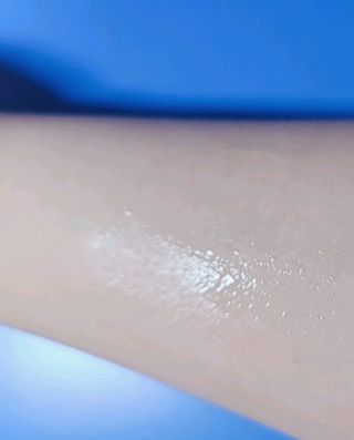리더스코스메틱 리더스 카밍 바이오틱스 에센스 워터 — 5점을 준 리뷰어가 2021년 5월 올린 사용 사진