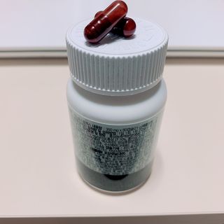 프리마인 홍삼의 강력한 에너지, 이제는 흡수율을 높인 최첨단 캡슐로 간편하게 초고속 충전하세요. — 5점을 준 리뷰어가 2022년 10월 올린 사용 사진