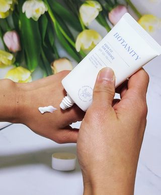 보타니티 촉촉수분자차 아쿠아핏 선 에센스 50ml + 보송톤업자차 징크 선 로션 50ml SPF50+ PA++++ (4/25) — 5점을 준 리뷰어가 2022년 5월 올린 사용 사진