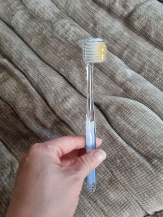 에브리모먼트 에브리 모먼트 칫솔 Every moment toothbrush — 4점을 준 리뷰어가 2022년 5월 올린 사용 사진