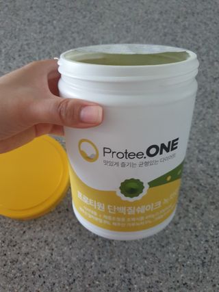 프로티원 단백질쉐이크 녹차맛 2주분 1통+보틀 — 5점을 준 리뷰어가 2021년 5월 올린 사용 사진