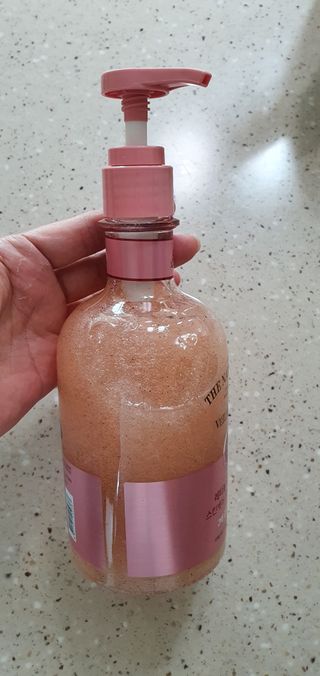 벨먼 내추럴스파 수분광채 스크럽 바디워시 600ml 5종 — 5점을 준 리뷰어가 2022년 5월 올린 사용 사진