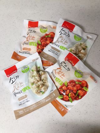 굽네몰 [굽네] 소스가 맛있는 닭가슴살 한입 볼 2종 — 4.5점을 준 리뷰어가 2021년 3월 올린 사용 사진