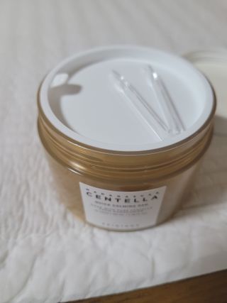 스킨1004 [SKIN1004] 마다가스카르 센텔라 퀵 카밍 패드 70매 130ml — 5점을 준 리뷰어가 2024년 9월 올린 사용 사진