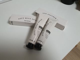 멈칫(MUMCHIT) 넥퍼퓸 NECKPERFUME 2가지 향 — 5점을 준 리뷰어가 2021년 11월 올린 사용 사진