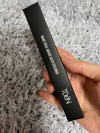 틸디앤 메이크 리얼무드 오토 아이라이너 — 5점을 준 리뷰어가 2021년 12월 올린 사용 사진