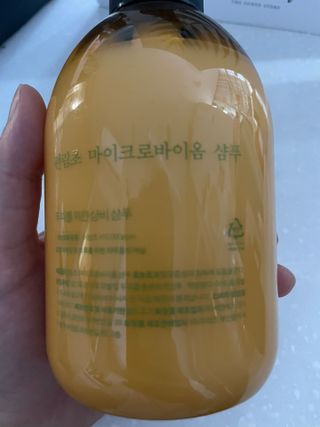 방방곳곳 편림초 마이크로바이옴 샴푸 — 5점을 준 리뷰어가 2022년 4월 올린 사용 사진