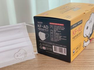 JHWORLD 스누피 마스크 정품 스누피 KF-AD 국내 비말차단 아동용 성인용 일회용 덴탈마스크 50매 — 4.5점을 준 리뷰어가 2021년 6월 올린 사용 사진