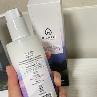 오일아리아 뉴트리 모이스처라이징 세사미 씨드 오일로션 & 데일리 디톡스 세사미 그라운즈 바디스크럽 — 5점을 준 리뷰어가 2023년 7월 올린 사용 사진