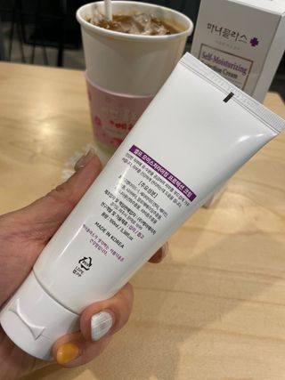 셀프 모이스처라이징 프로텍션 크림 셀프 모이스처라이징 프로텍션크림 — 5점을 준 리뷰어가 2022년 4월 올린 사용 사진