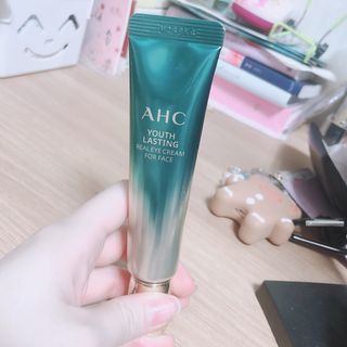 [NEW 탄력유턴 아이크림] AHC 유스 래스팅 리얼 아이크림 포 페이스 — 5점을 준 리뷰어가 2021년 2월 올린 사용 사진