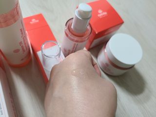 아이앤립 / EYENLIP 아이앤립 연어오일 리바이탈라이징 토너+앰플+크림 3종 세트 — 5점을 준 리뷰어가 2021년 6월 올린 사용 사진