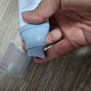 [스킨1004] 마다가스카르 센텔라 히알루-시카 워터핏 선세럼 50ml — 5점을 준 리뷰어가 2024년 5월 올린 사용 사진