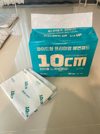 아베크 펫 와이드 프리미엄 대형 애견 강아지 배변 패드 30매 1팩 80g — 5점을 준 리뷰어가 2021년 7월 올린 사용 사진