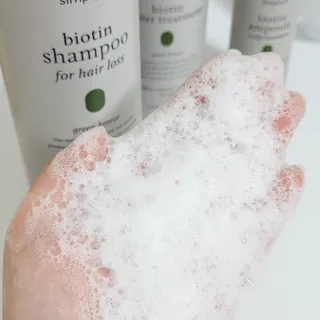 심플리오 비오틴 탈모케어 솔루션 3종 샴푸500ml+앰플100ml+워터 트리트먼트 250ml — 5점을 준 리뷰어가 2022년 7월 올린 사용 사진