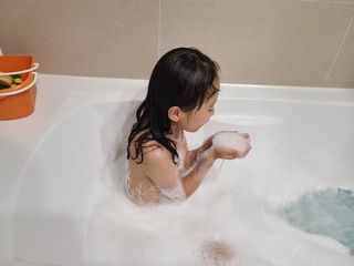 버블데이 아로마/과일 거품 입욕제 — 4.5점을 준 리뷰어가 2021년 7월 올린 사용 사진