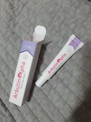 이엔코스 알부틴 알파 화이트닝크림 — 5점을 준 리뷰어가 2021년 3월 올린 사용 사진