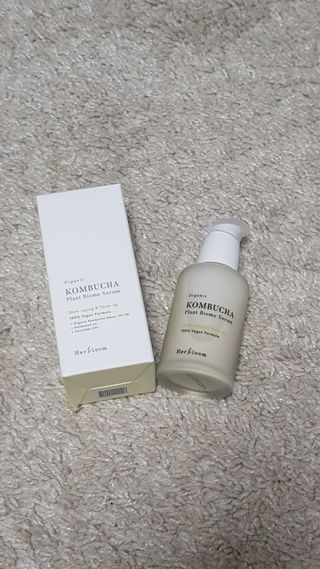 허블룸 콤부차 플랜트바이옴 비건 세럼 & 베지비타민앰플 — 5점을 준 리뷰어가 2021년 2월 올린 사용 사진