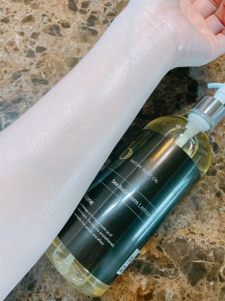 베네원 씨벅톤바디오일 — 5점을 준 리뷰어가 2021년 10월 올린 사용 사진