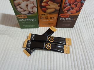 짜먹는 이지견과 짜먹는 이지아몬드, 짜먹는 이지허니피넛, 짜먹는 이지캐슈넛 각 10g X  10포 — 2점을 준 리뷰어가 2021년 2월 올린 사용 사진