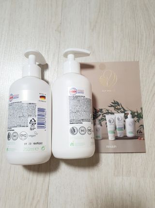 mom e 맘이 내추럴 베이비 케어 샴푸앤바스+로션 — 5점을 준 리뷰어가 2021년 1월 올린 사용 사진