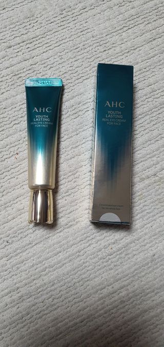 [NEW 탄력유턴 아이크림] AHC 유스 래스팅 리얼 아이크림 포 페이스 — 5점을 준 리뷰어가 2021년 2월 올린 사용 사진